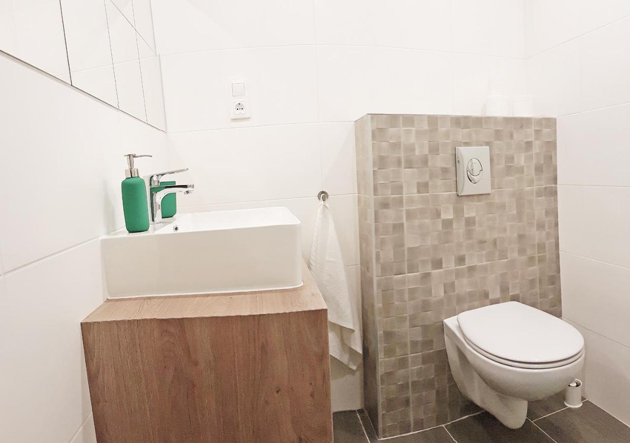 Апартаменты Luxury New Cozy Flat At Dob Street Nearby Gozsdu Court Будапешт Экстерьер фото